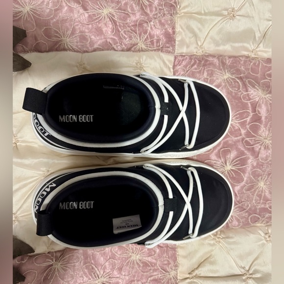 Moon Boot Park Icon Size 7-8 Black & White Moon Boots - Picture 11 of 16